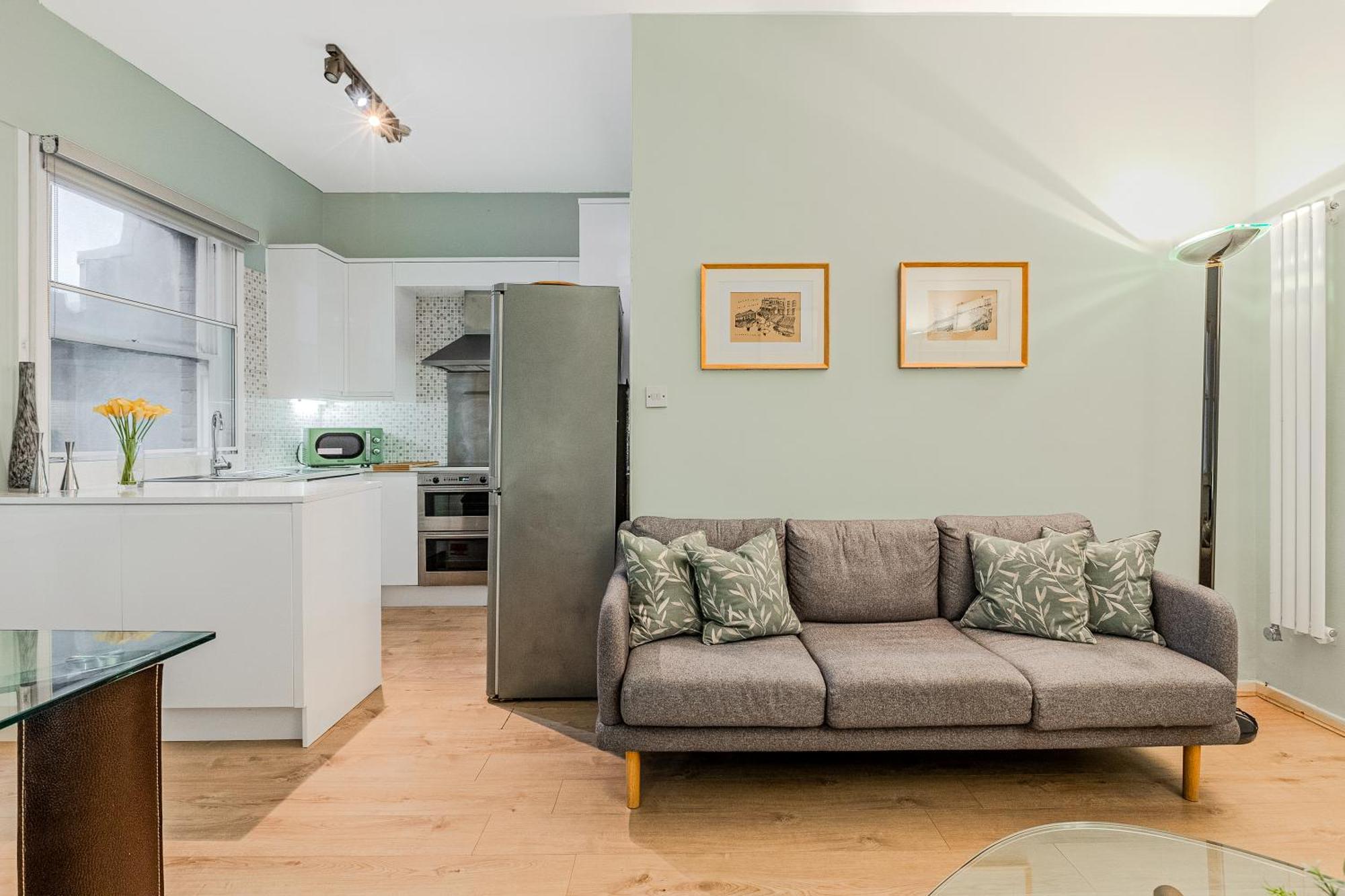 Stunning Central 2Br Flat Btw Soho & Covent Garden Лондон Экстерьер фото